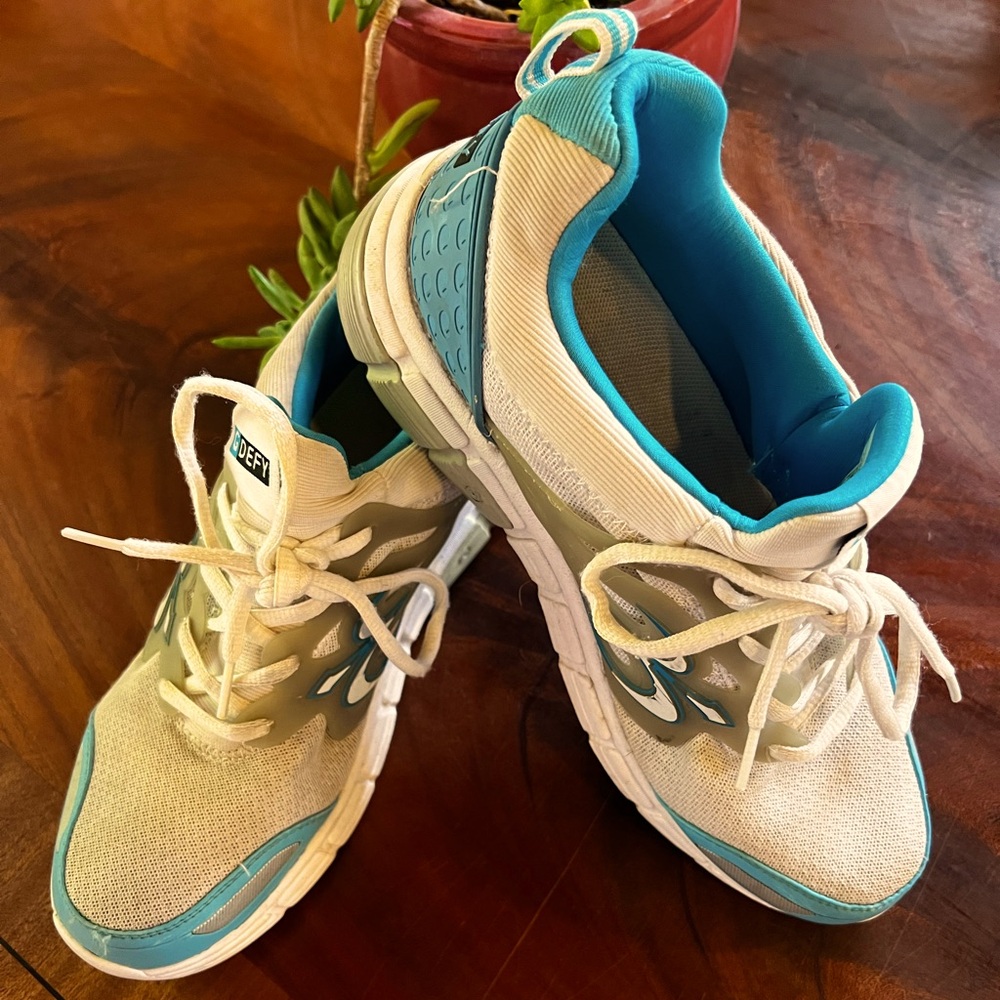 GF Gravity Defyers walking shoes